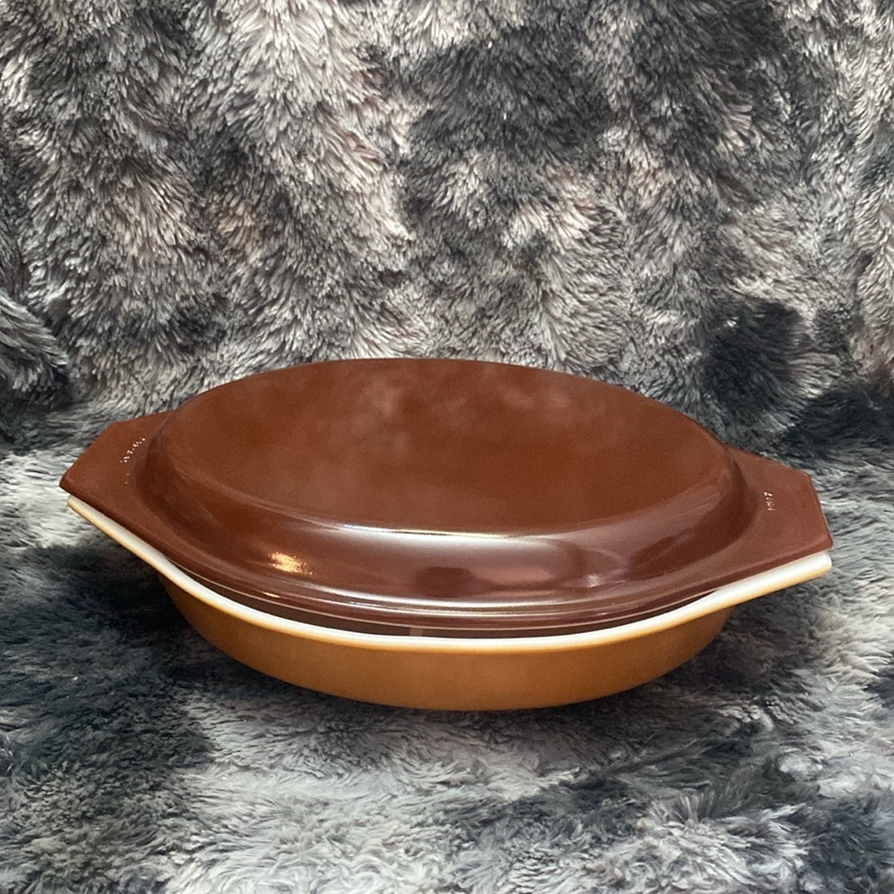 Vintage Old Orchard Pyrex divided casserole with lid 1 quart two tone brown